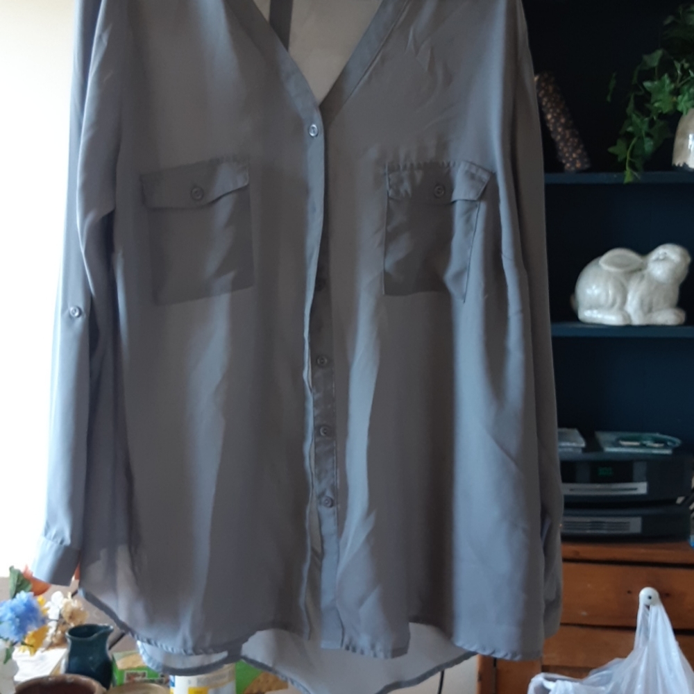 Sheer grey 1X blouse